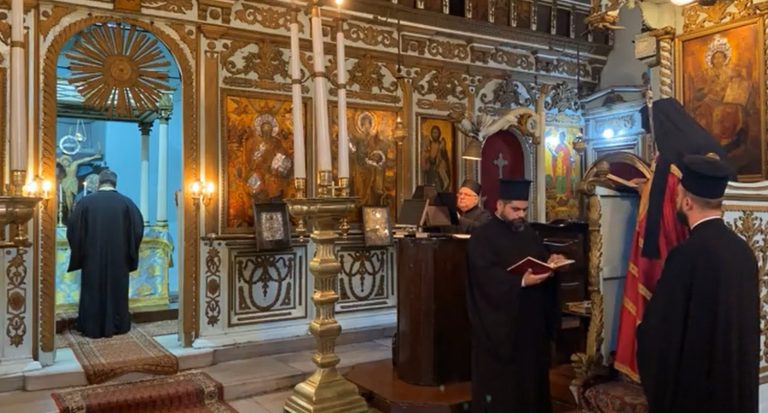 Χοροστασία Πατριαρχικού Επιτρόπου στον Άγιο Νικόλαο Τόπκαπι (Βίντεο)