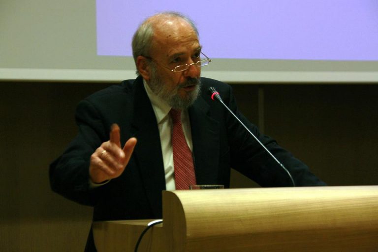Πέτρος Βασιλειάδης: Το φαινόμενο της online κοινωνίας