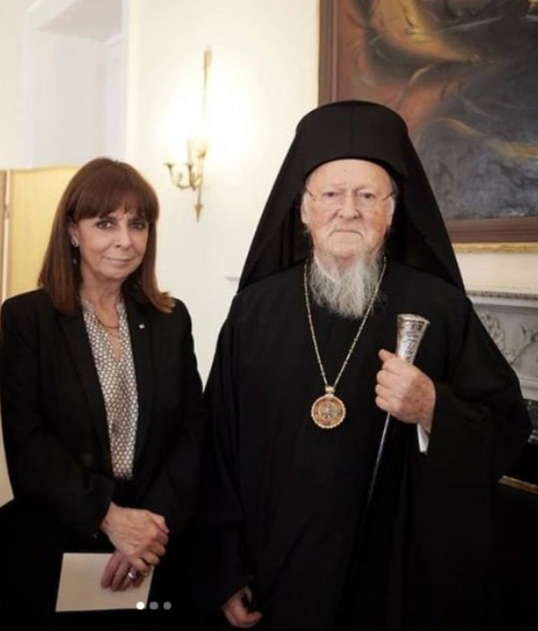Η Πρόεδρος της Ελληνικής Δημοκρατίας ευχήθηκε στον Οικουμενικό Πατριάρχη για την Κυριακή της Ορθοδοξίας