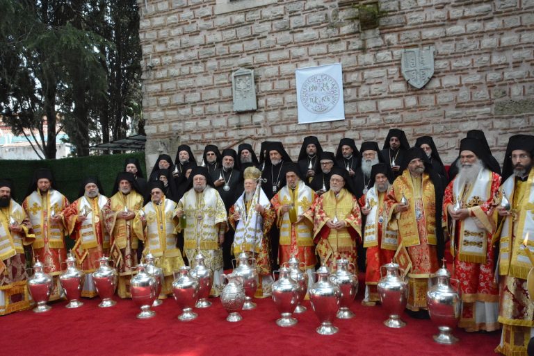 Μ.Γ. ΒΑΡΒΟΥΝΗΣ: Ο καθαγιασμός του Αγίου Μύρου και η ενότητα της Ορθοδοξίας