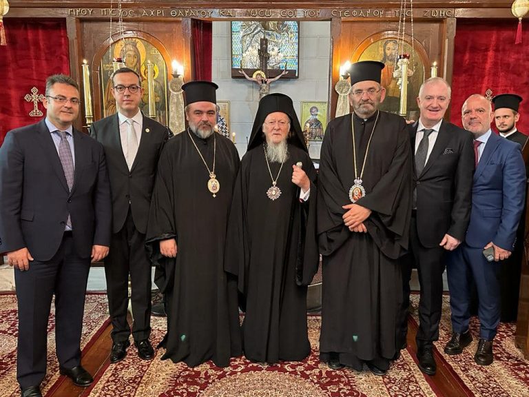 Πατριαρχική χοροστασία σήμερα στην Αγία Φωτεινή Σμύρνης