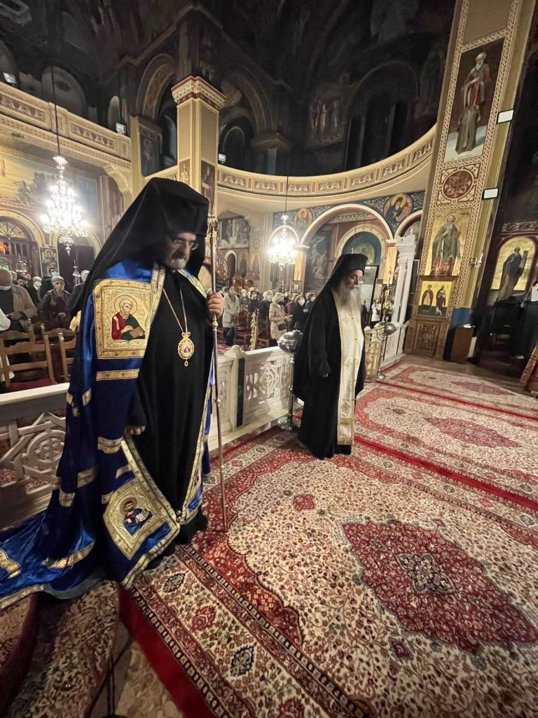 Ο Κρήνης Κύριλλος στον Άγιο Βασίλειο Πειραιώς κατά την Ακολουθία των Χαιρετισμών