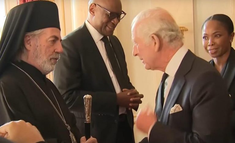 Ο Αρχιεπίσκοπος Θυατείρων στην Στέψη του Βασιλέως Καρόλου Γ΄