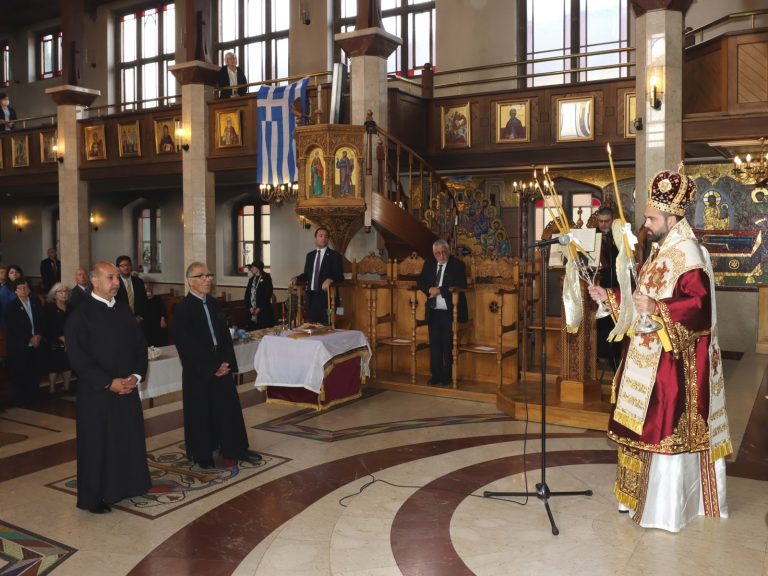 Πάνδημο μνημόσυνο στο Λονδίνο υπέρ των πεσόντων στην Κύπρο