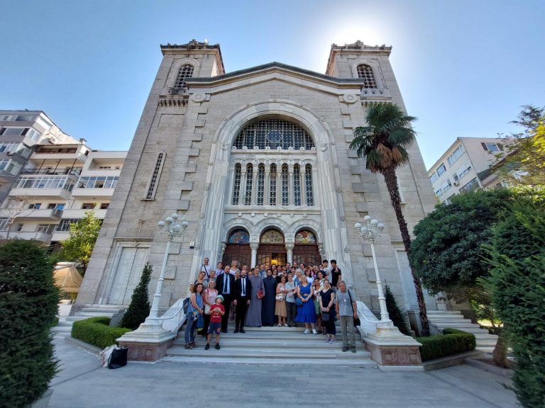 Όμιλος προσκυνητών από την  Μητρόπολη Νεαπόλεως & Σταυρουπόλεως στην Χαλκηδόνα