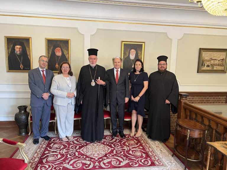 Αρμόδιοι των Υπουργείων Παιδείας και Εξωτερικών της Ελλάδος στον Μητροπολίτη Βελγίου