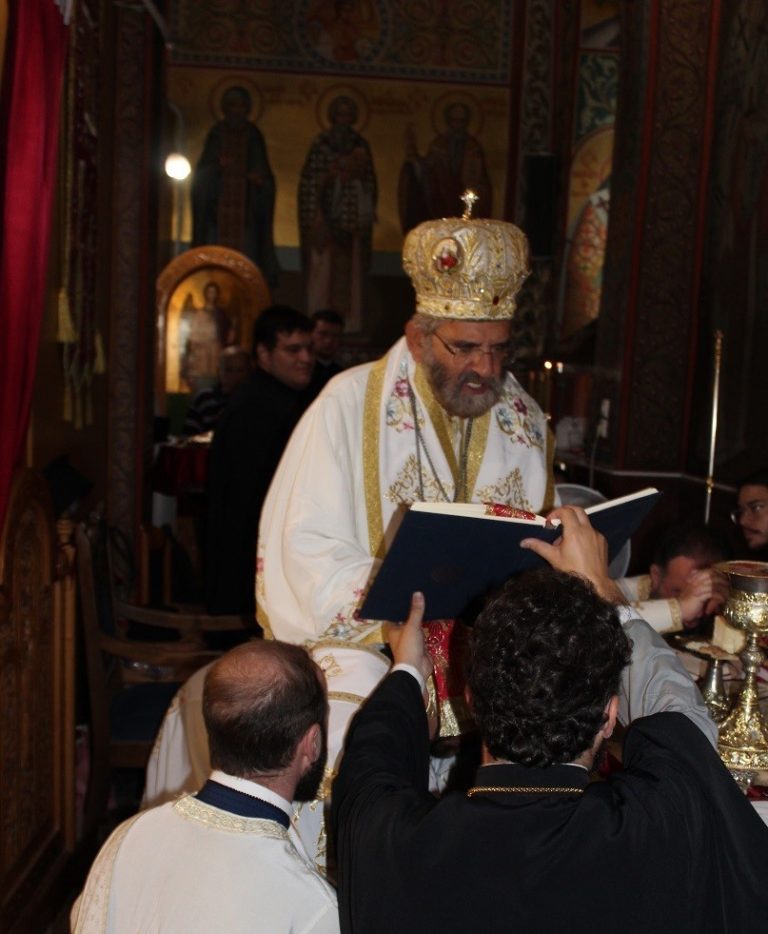 Χειροτονία Διακόνου από τον Μητροπολίτη Κρήνης Κύριλλο