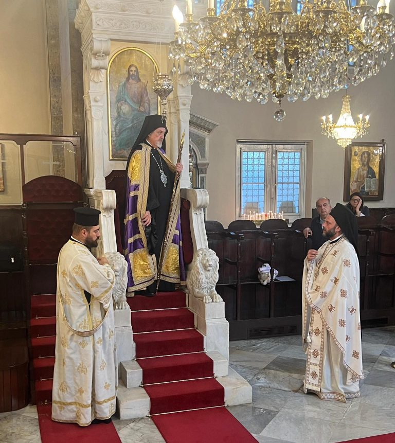 Χοροστασία Γέροντος Χαλκηδόνος Εμμανουήλ στον Καθεδρικό Ναό Αγίας Τριάδος