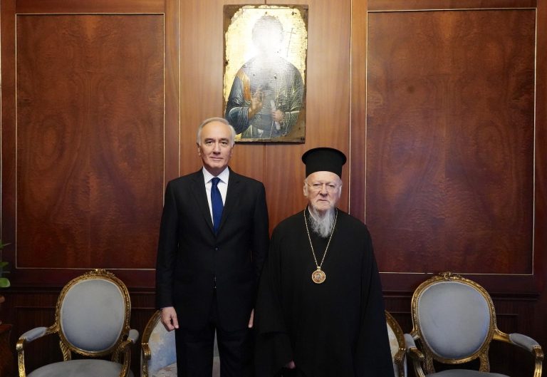 Ο νέος Πολιτικός Διοικητής του Αγίου Όρους στον Οικουμενικό Πατριάρχη