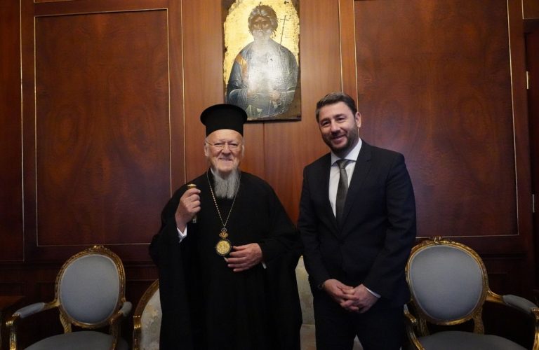 Οι αρχηγοί ΣΥΡΙΖΑ και ΠΑΣΟΚ – ΚΙΝΑΛ στο Φανάρι για τα Θεοφάνια