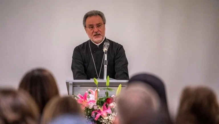 Ο π. Ιωάννης Χρυσαυγής για τον πολιτικό γάμο των ομοφυλόφιλων