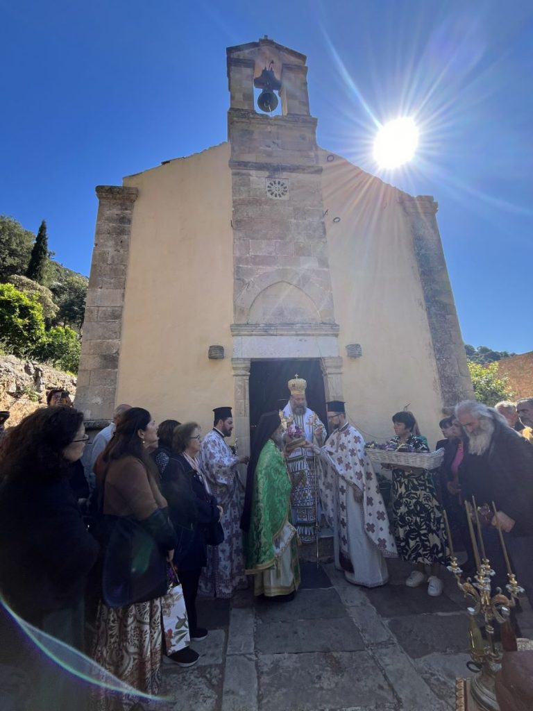 Κυριακή της Σταυροπροσκυνήσεως στην Μητρόπολη Ρεθύμνης και Αυλοποτάμου