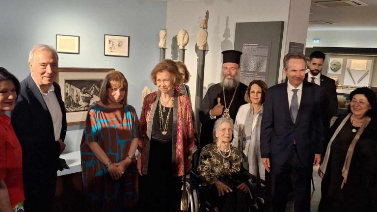 Ο Ρεθύμνης Πρόδρομος στα εγκαίνια της έκθεσης με έργα του Πάμπλο Πικάσο