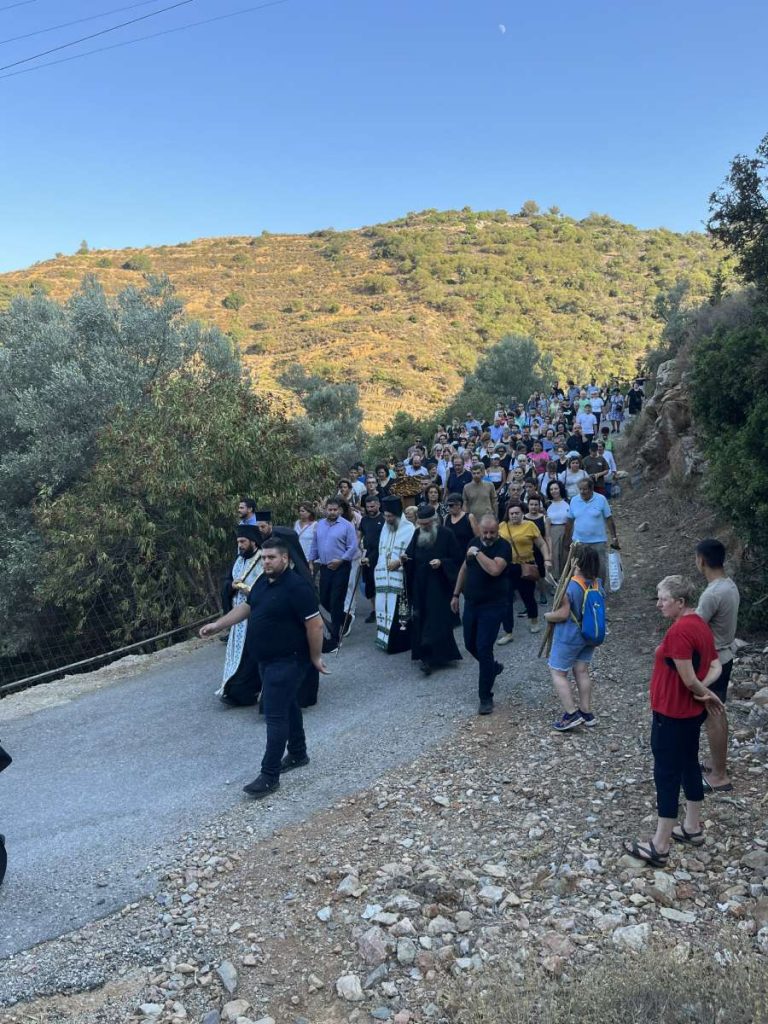 Ρέθυμνο: Κάθοδος της Ιεράς Εικόνος της Παναγίας Χαρακιανής